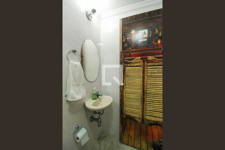 Casa à venda com 280m², 4 quartos e 7 vagasBanheiro de serviço