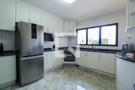 Casa à venda com 280m², 4 quartos e 7 vagasCozinha