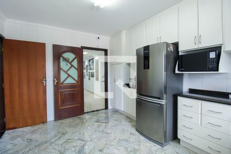 Casa à venda com 280m², 4 quartos e 7 vagasCozinha