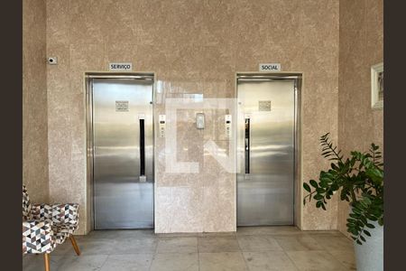 Apartamento à venda com 70m², 2 quartos e 1 vagaElevadores