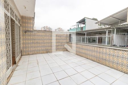 Casa de condomínio para alugar com 240m², 3 quartos e 3 vagasTerraço