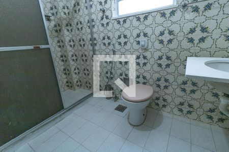 Casa de condomínio para alugar com 240m², 3 quartos e 3 vagasBanheiro