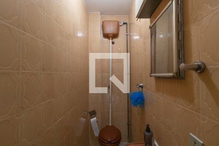 Casa de condomínio para alugar com 240m², 3 quartos e 3 vagasBanheiro de serviço