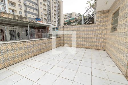 Casa de condomínio para alugar com 240m², 3 quartos e 3 vagasTerraço