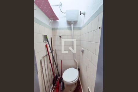 Apartamento à venda com 64m², 2 quartos e sem vagaBanheiro de serviço