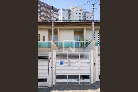 Casa à venda com 100m², 3 quartos e 2 vagasFachada