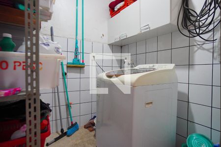 Casa à venda com 329m², 5 quartos e 4 vagasLavanderia