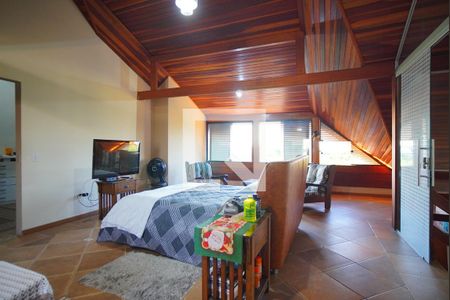 Casa à venda com 329m², 5 quartos e 4 vagasSuíte 2