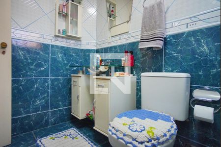 Casa à venda com 329m², 5 quartos e 4 vagasBanheiro da suíte 2