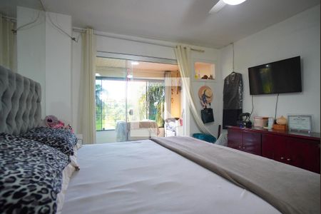 Casa à venda com 329m², 5 quartos e 4 vagasSuíte