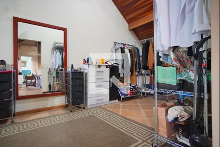 Casa à venda com 329m², 5 quartos e 4 vagasSuíte 2 - Closet