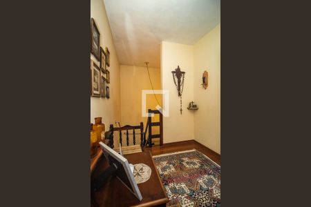 Casa à venda com 248m², 4 quartos e 2 vagas Casa à venda com 248m², 4 quartos e 2 vagasCorredor segundo piso