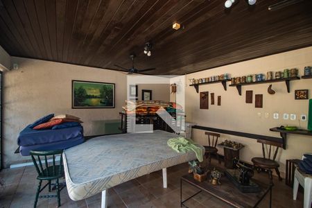 Casa à venda com 248m², 4 quartos e 2 vagas Casa à venda com 248m², 4 quartos e 2 vagasÁrea comum - Churrasqueira