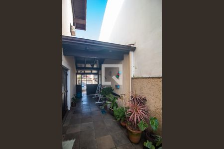 Casa à venda com 248m², 4 quartos e 2 vagas Casa à venda com 248m², 4 quartos e 2 vagasGaragem