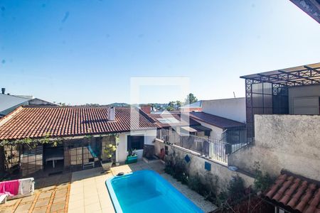 Casa à venda com 248m², 4 quartos e 2 vagas Casa à venda com 248m², 4 quartos e 2 vagasVista