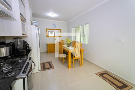 Casa à venda com 200m², 3 quartos e 2 vagasCozinha 