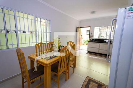 Casa à venda com 200m², 3 quartos e 2 vagasCozinha 