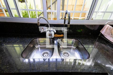 Casa à venda com 200m², 3 quartos e 2 vagasCozinha 