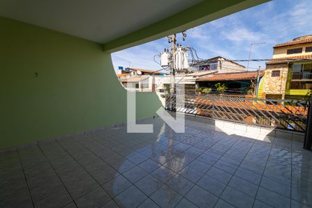 Casa à venda com 200m², 3 quartos e 2 vagasQuarto 1 - Varanda 