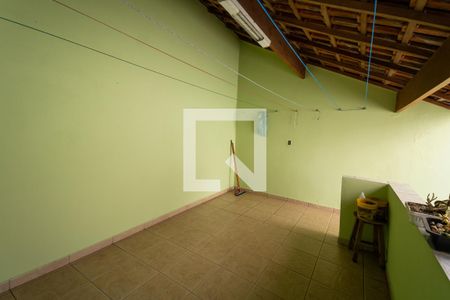 Casa à venda com 200m², 3 quartos e 2 vagasedícula 
