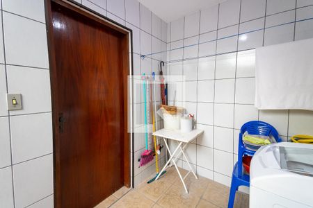 Casa à venda com 200m², 3 quartos e 2 vagasÁrea de serviço 