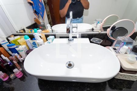 Casa à venda com 200m², 3 quartos e 2 vagasBanheiro 2