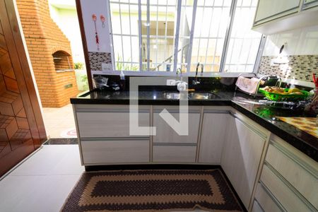 Casa à venda com 200m², 3 quartos e 2 vagasCozinha 