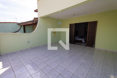 Casa à venda com 200m², 3 quartos e 2 vagasQuarto 1 - Varanda 