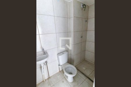 Banheiro de kitnet/studio para alugar com 1 quarto, 35m² em Jardim Ampliacao, São Paulo