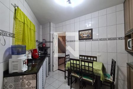 Casa para alugar com 110m², 3 quartos e 2 vagasCozinha