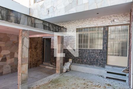 Casa à venda com 170m², 3 quartos e 2 vagasGaragem
