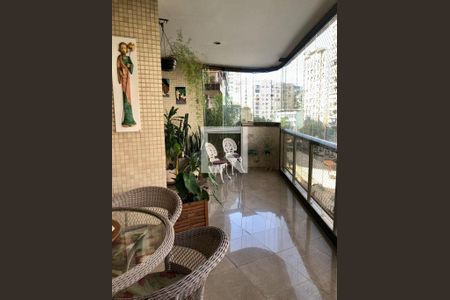 Apartamento à venda com 4 quartos, 180m² em Icaraí, Niterói