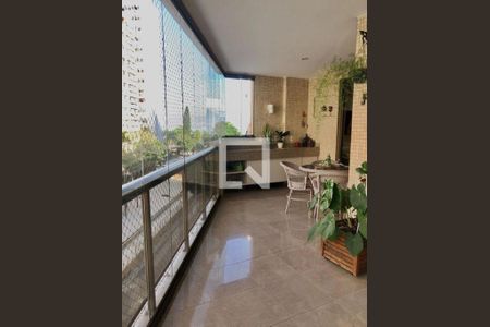 Apartamento à venda com 4 quartos, 180m² em Icaraí, Niterói
