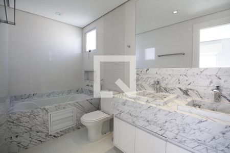 Apartamento para alugar com 220m², 3 quartos e 5 vagasBanheiro da Suite 3