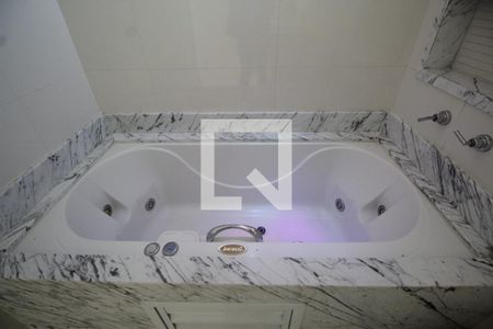 Apartamento para alugar com 220m², 3 quartos e 5 vagasBanheiro da Suite 3