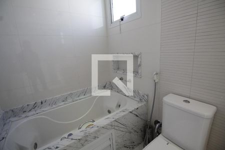 Apartamento para alugar com 220m², 3 quartos e 5 vagasBanheiro da Suite 3