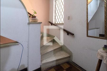 Casa à venda com 250m², 5 quartos e 2 vagasacesso ao piso superior