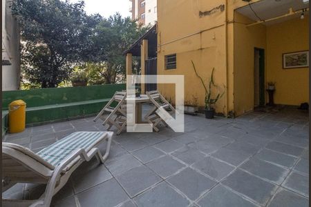 Casa à venda com 250m², 5 quartos e 2 vagasespaço de descanso da piscina