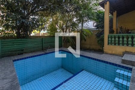 Casa à venda com 250m², 5 quartos e 2 vagaspiscina