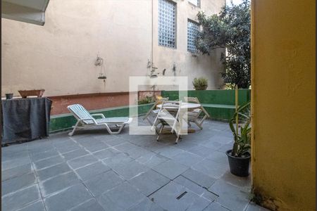 Casa à venda com 250m², 5 quartos e 2 vagasespaço de descanso da piscina