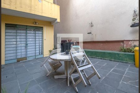 Casa à venda com 250m², 5 quartos e 2 vagasespaço de descanso da piscina