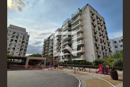 Apartamento à venda com 67m², 2 quartos e 1 vaga Apartamento à venda com 67m², 2 quartos e 1 vagaFachada do bloco