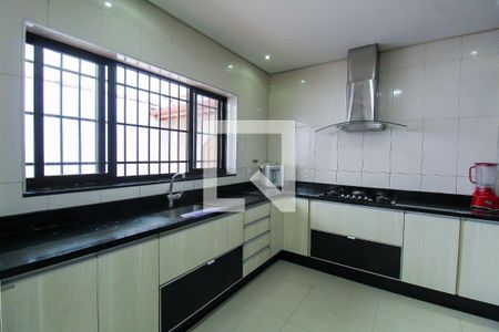 Casa à venda com 250m², 3 quartos e 3 vagas Casa à venda com 250m², 3 quartos e 3 vagasCozinha