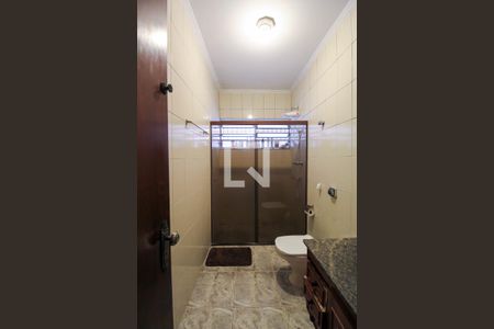 Casa à venda com 250m², 3 quartos e 3 vagas Casa à venda com 250m², 3 quartos e 3 vagasBanheiro