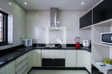 Casa à venda com 250m², 3 quartos e 3 vagas Casa à venda com 250m², 3 quartos e 3 vagasCozinha