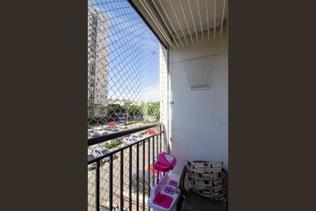 Sacada da Sala de apartamento à venda com 3 quartos, 56m² em Jardim Cocaia, Guarulhos