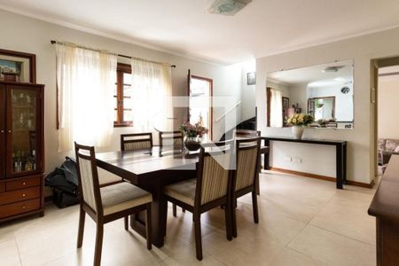 Casa à venda com 205m², 4 quartos e 6 vagas