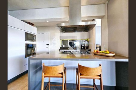 Apartamento à venda com 230m², 3 quartos e 3 vagas