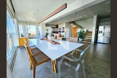 Apartamento à venda com 230m², 3 quartos e 3 vagas