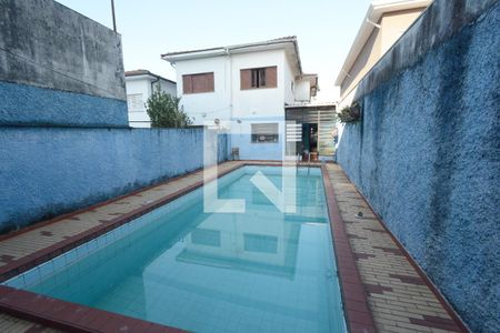 Casa à venda com 201m², 3 quartos e 2 vagasPiscina